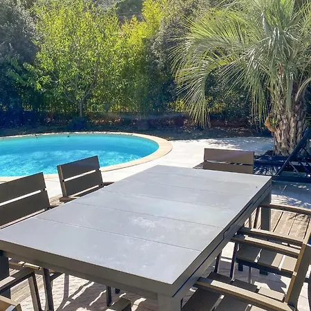 3 Bedroom Gorgeous In Giens Ferienhaus *