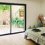 3 Bedroom Gorgeous In Giens Holiday home