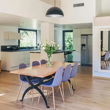 펜션 3 Bedroom Gorgeous In Giens 히에레