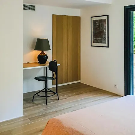 3 Bedroom Gorgeous In Giens Holiday home