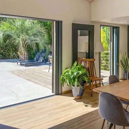 3 Bedroom Gorgeous In Giens Vakantiehuis *