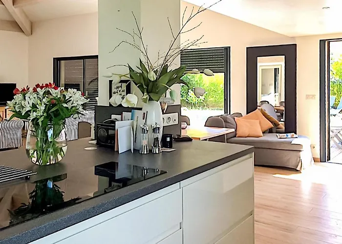 Casa vacanze 3 Bedroom Gorgeous In Giens Hyères