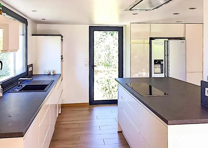 3 Bedroom Gorgeous In Giens Casa vacanze Hyères