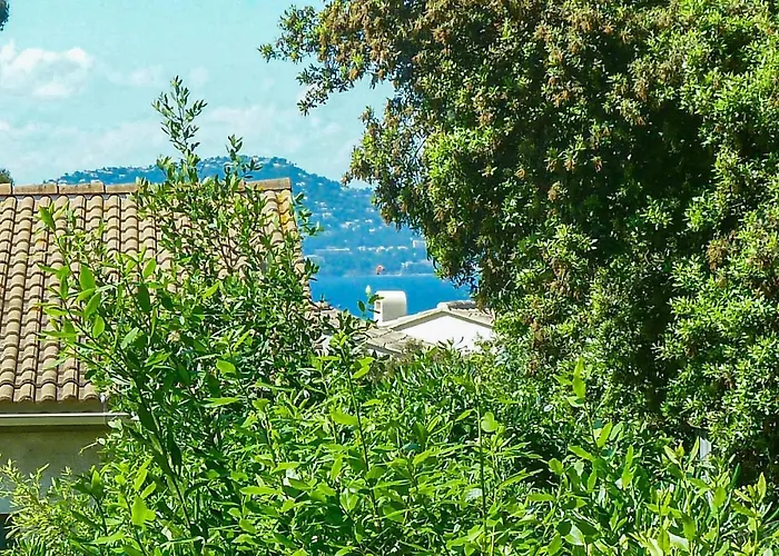 Casa vacanze 3 Bedroom Gorgeous In Giens Hyères