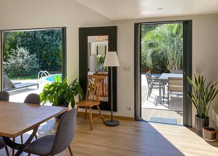 3 Bedroom Gorgeous In Giens